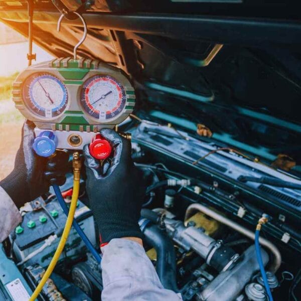 افضل مركز صيانة تكييف سيارات في الرياض، بأيدي أفضل فني ومهندسي مكيفات سيارات بالرياض